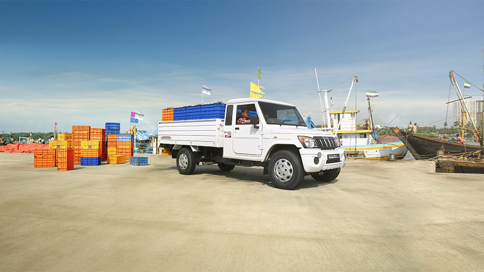 Mahindra Bolero 1.7T Pik Up FB Side View Image